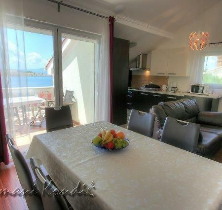 Apartman Kondic Omisalj Luaran gambar