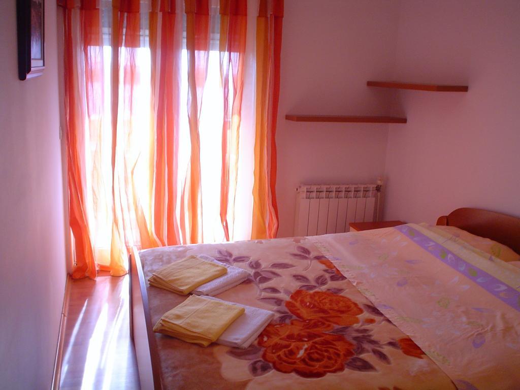 Apartman Kondic Omisalj Bilik gambar