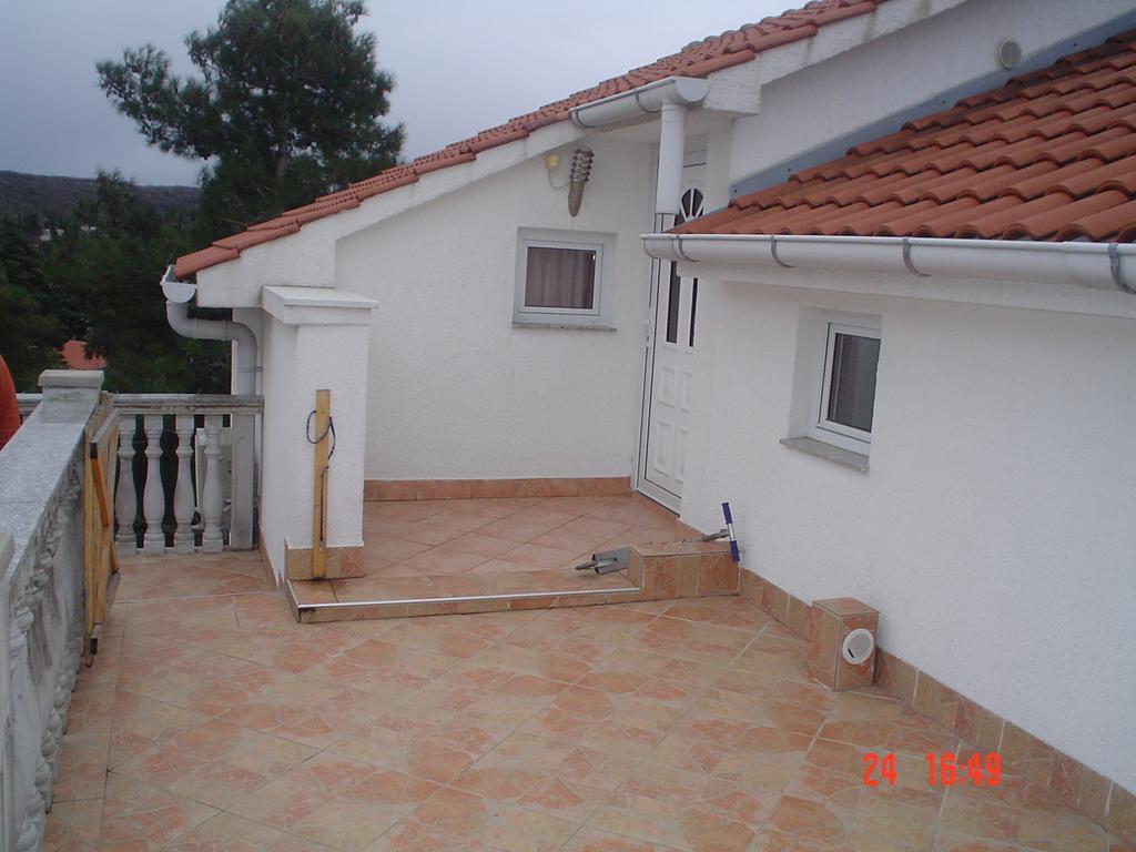 Apartman Kondic Omisalj Bilik gambar