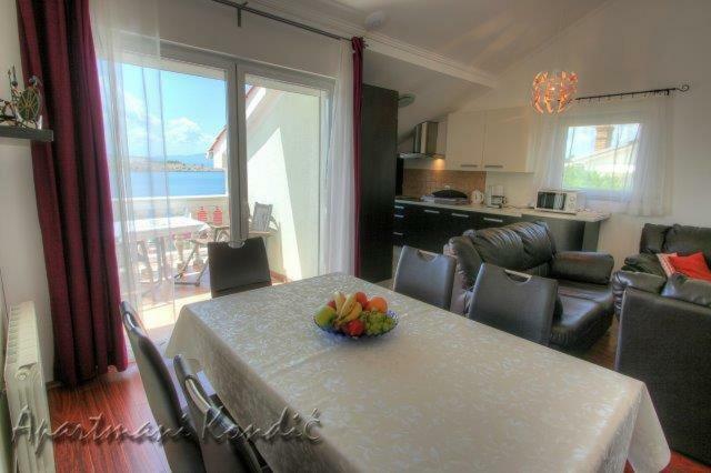 Apartman Kondic Omisalj Luaran gambar